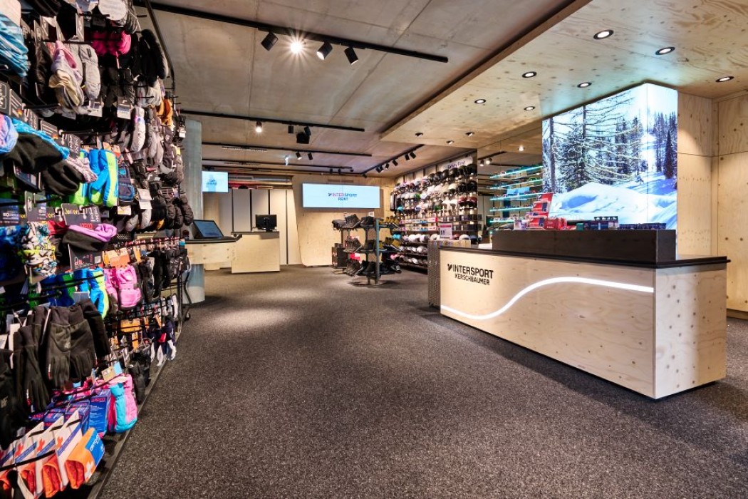 Wintersportbekleidung bei Intersport Kerschbaumer